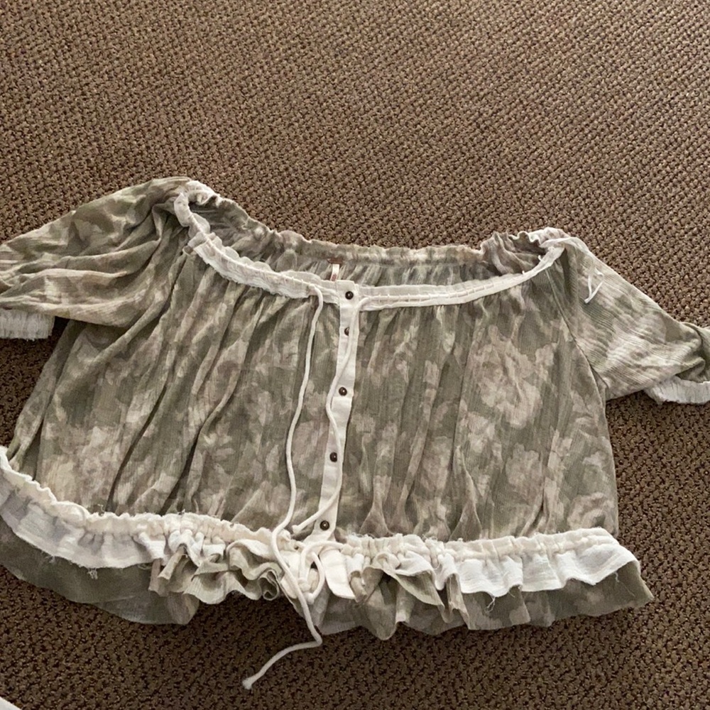 Brand new free people too! It’s a M and fits like it’s size.